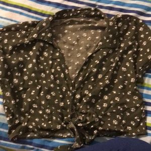 Thin crop top blouse